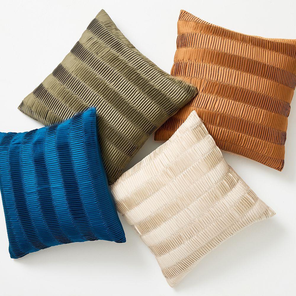 Pleated pillow case online